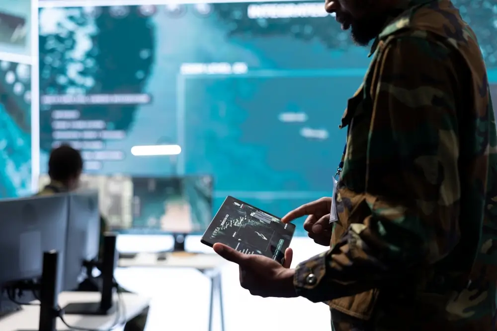 Tableau de calcul de solde militaire avec primes et indemnités détaillées par grade