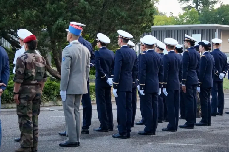 Concours officier armée de Terre : voies, conditions, salaires